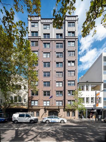 Potts Point Apartment by Andrew Donaldson Architecture and Design (via Lunchbox Architect)