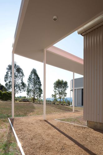 Southern Highlands House by Benn & Penna Architects (via Lunchbox Architect)