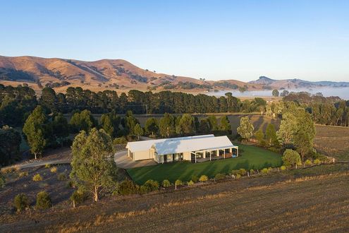 Strath Creek Bungalow by Borland Architecture (via Lunchbox Architect)