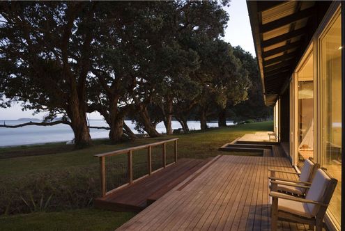 Tawharanui House by RTA Studio (via Lunchbox Architect)