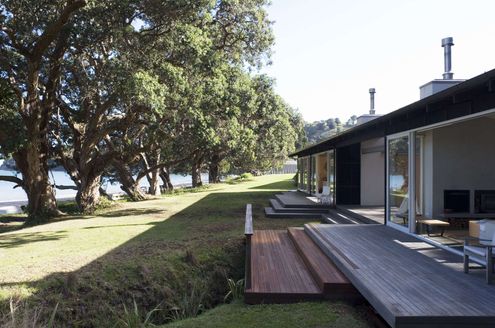 Tawharanui House by RTA Studio (via Lunchbox Architect)