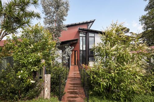 Tin Shed House by Ironbark Architecture (via Lunchbox Architect)