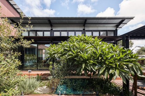 Tin Shed House by Ironbark Architecture (via Lunchbox Architect)