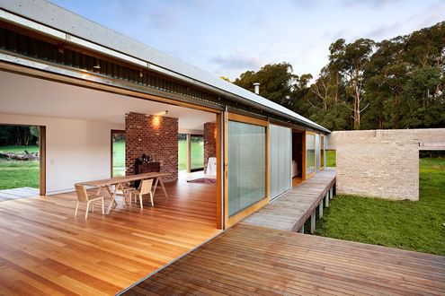 Tonimbuk House by Maxa Design (via Lunchbox Architect)