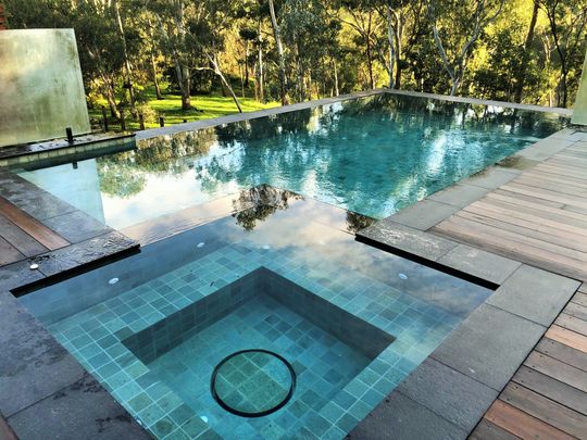 Making Waves: How a Custom Pool Can Help You Create Your Ideal Outdoor Space