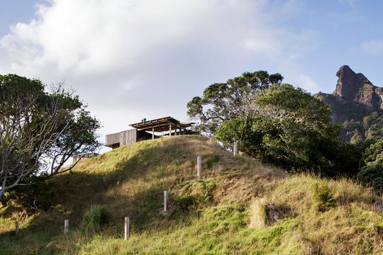 Castle Rock Beach House by Herbst Architects (via Lunchbox Architect)