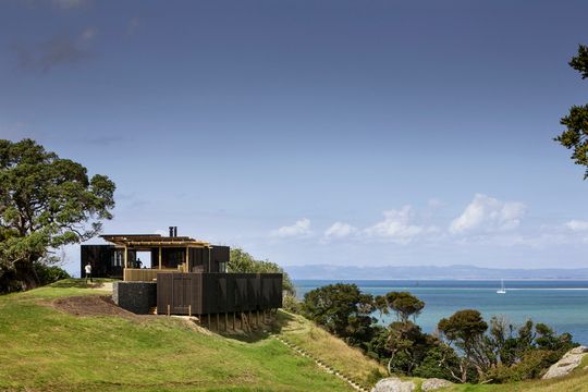 Castle Rock Beach House by Herbst Architects (via Lunchbox Architect)