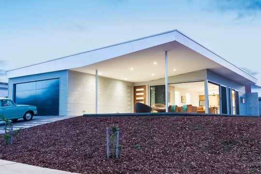 Holiday Shack Blends Mid Century Modern with Australian Rural Shed