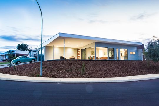 Holiday Shack Blends Mid Century Modern with Australian Rural Shed