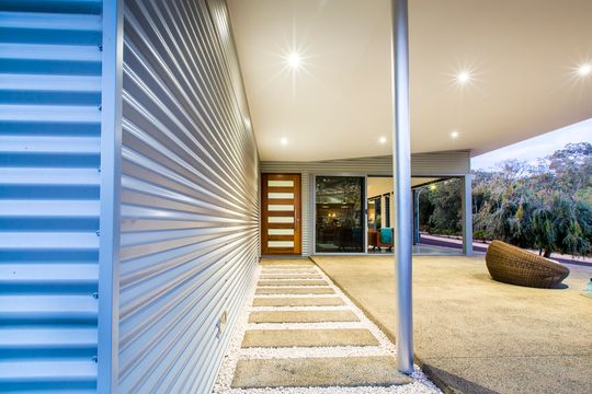 Holiday Shack Blends Mid Century Modern with Australian Rural Shed