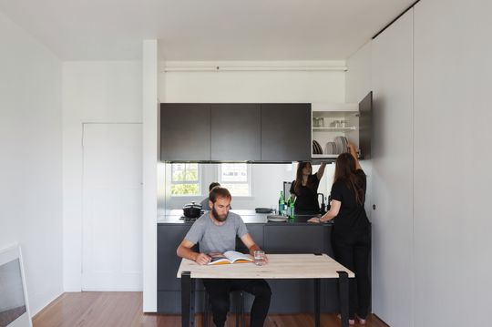 Darlinghurst Apartment by Brad Swartz Architect (via Lunchbox Architect)