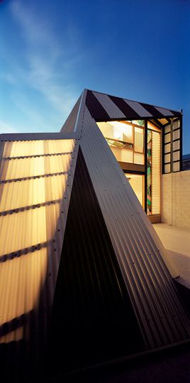 Eyelid House by Fiona Winzar Architects (via Lunchbox Architect)