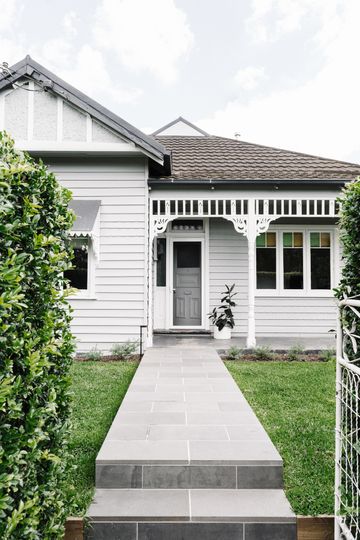 Modern Addition Creates a New Heart for This Weatherboard Cottage