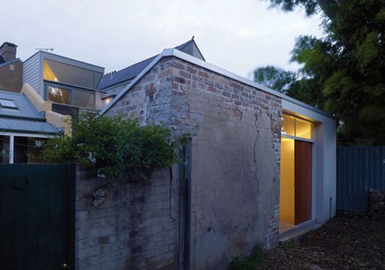 Fitzroy Terrace in Sydney's studio expands on the original outhouse