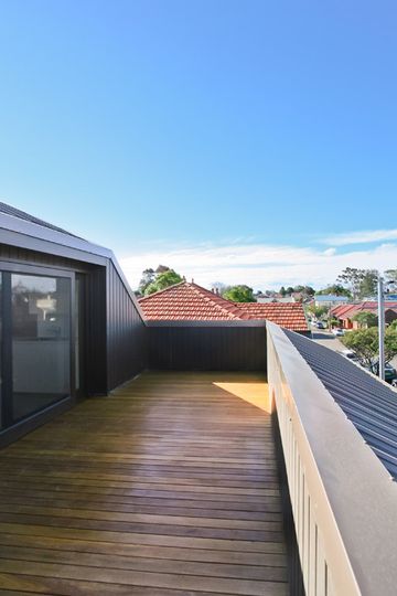 Five Courts House by Matthew Gribben Architecture (via Lunchbox Architect)