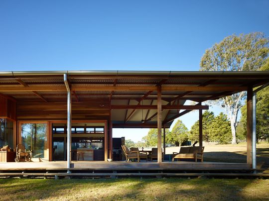 Hinterland House by Shaun Lockyer Architects (via Lunchbox Architect)