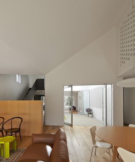 Inner City Courtyard House by Bennett and Trimble Architects (via Lunchbox Architect)