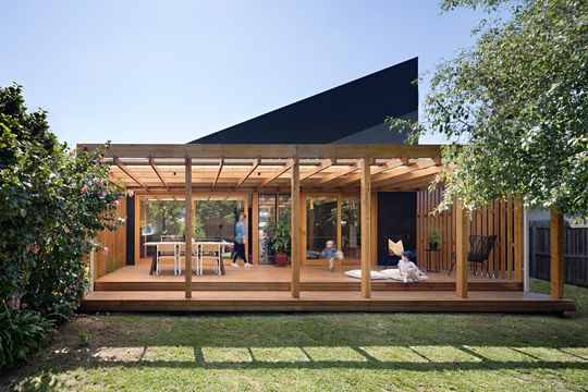 This Joyful House Brings in Light and Opens Onto the Garden