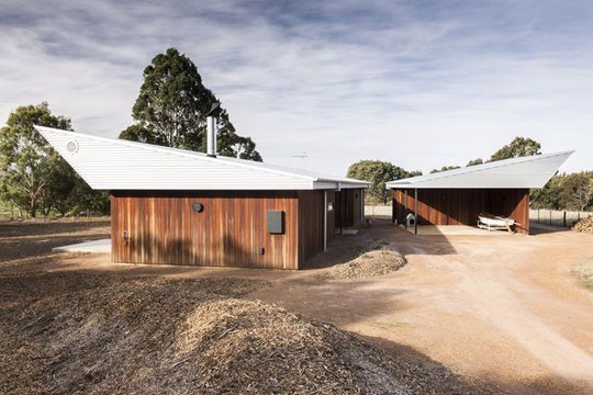 Dramatic roof line of the Leura Lane House