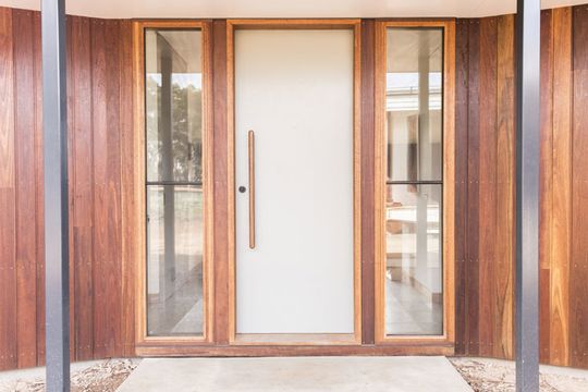 Entrance to the Leura Lane House