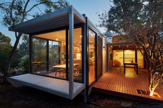 A New Glass Box Protrudes to Transport this Family into the Landscape