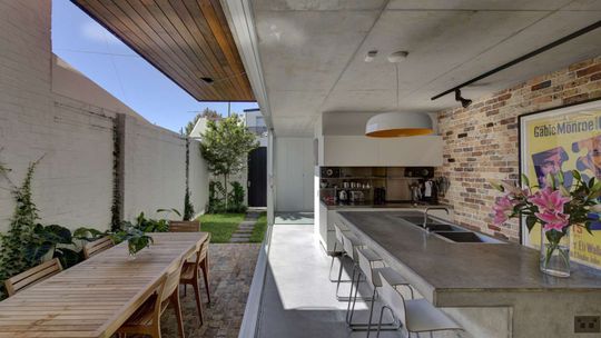 Long Courtyard House by Scale Architecture (via Lunchbox Architect)