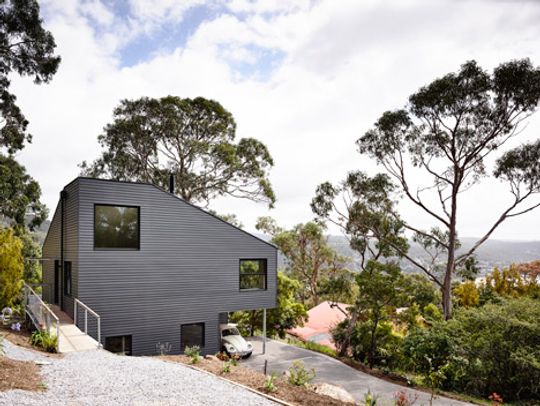 Lorne Hill House by Will Harkness Architecture (via Lunchbox Architect)