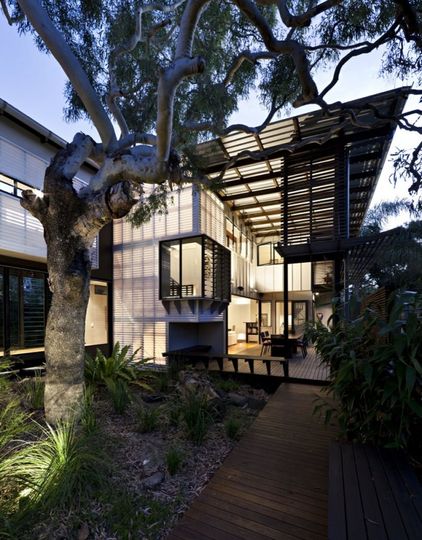 Marcus Beach House by Bark Design Architects (via Lunchbox Architect)