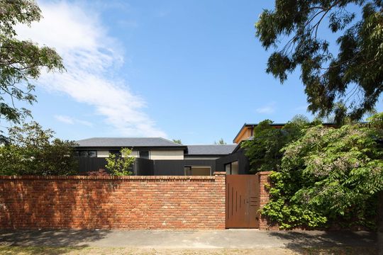 Merton House by Thomas Winwood Architecture and Konista + Co (via Lunchbox Architect)