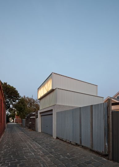 Middle Park Studio by John-Paul Rollo Architects (via Lunchbox Architect)