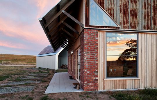 Nullavale House and Shed