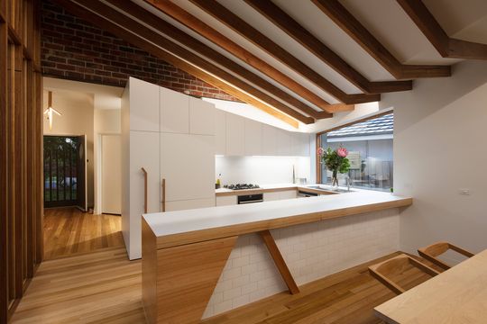 A Renovation that Honours a Beautiful Old Gum Tree in the Backyard