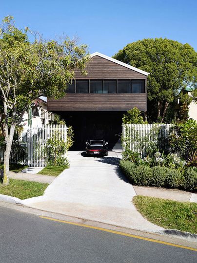 Oxlade Drive House by James Russell Architects (via Lunchbox Architect)