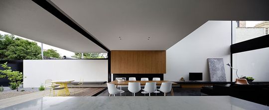 Peter Miglis House by Peter Miglis of Woods Bagot Architects (via Lunchbox Architect)