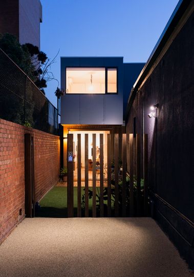 Prefab Collingwood House by ArchiBlox (via Lunchbox Architect)