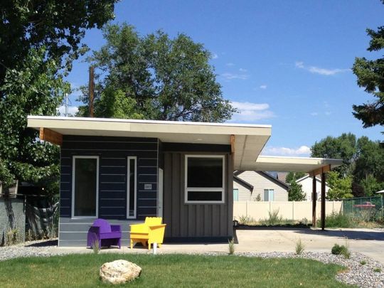 Sarah House Shipping Container Home by Jeffrey White (via Lunchbox Architect)