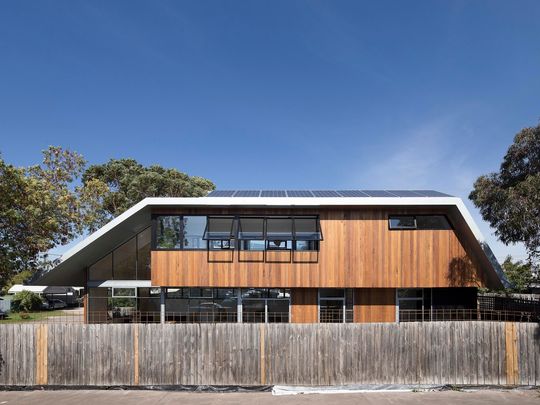 From Disused Inner-City Car Park to a Compact Family Home