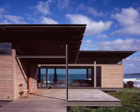 Sugar Gum House is constructed from local hardwood timber, powder coated steel, corrugated iron and glass