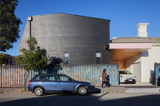 Black Is the New White at This Striking 'House in the Round' Addition