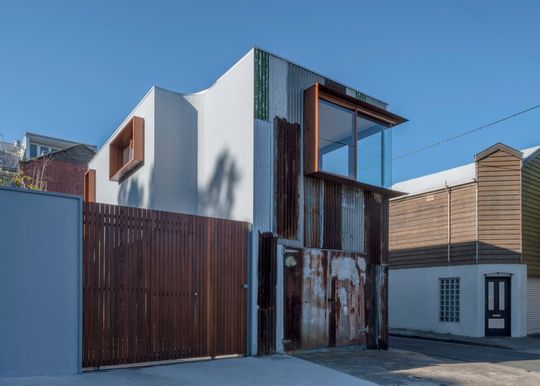 Tinshed House by Raffaello Rosselli (via Lunchbox Architect)