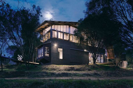 This Country Shack Feels More Like a Tent or a Boat in the Landscape