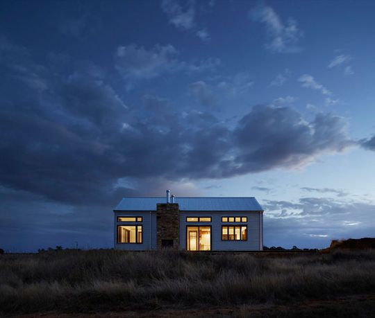 Trentham Modern Farmhouse by Glow Building Design (via Lunchbox Architect)