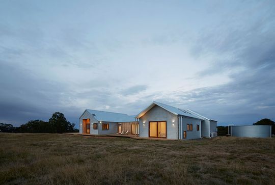 Trentham Modern Farmhouse by Glow Building Design (via Lunchbox Architect)