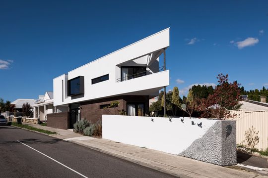 Triangle House Proves Odd-shaped Blocks Deserve Love, Too