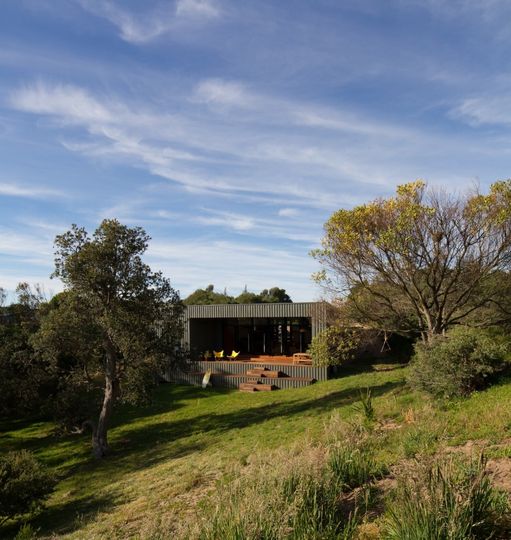 Venus Bay Bach by MRTN Architects (via Lunchbox Architect)