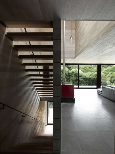 Waiatarua Houseby Monk Mackenzie Architects (via Lunchbox Architect)