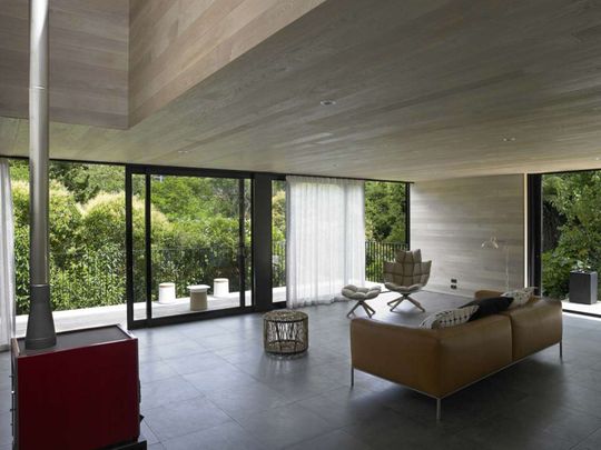 Waiatarua Houseby Monk Mackenzie Architects (via Lunchbox Architect)