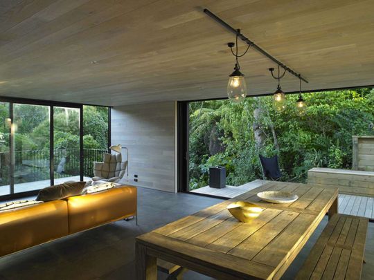 Waiatarua Houseby Monk Mackenzie Architects (via Lunchbox Architect)