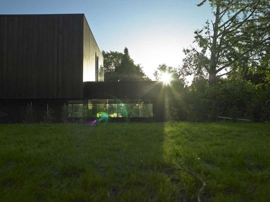 Waiatarua Houseby Monk Mackenzie Architects (via Lunchbox Architect)