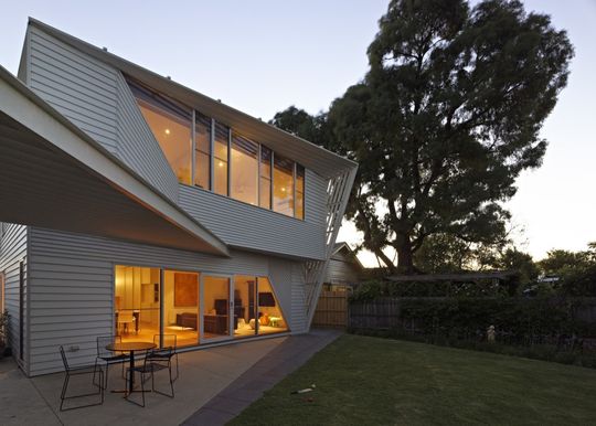 Weatherboard House by FMD Architects (via Lunchbox Architect)